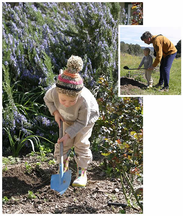 Elisa with shovel