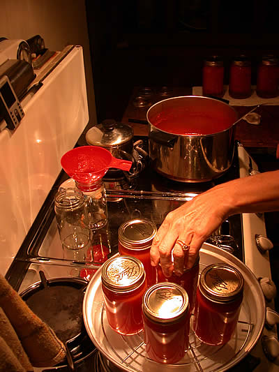 Load jars into canner